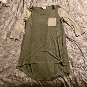 Quarter Sleeve Grey Knit Top